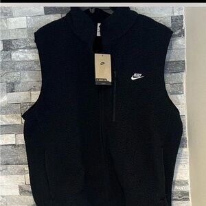 Nike Men's Black Fleece Vest